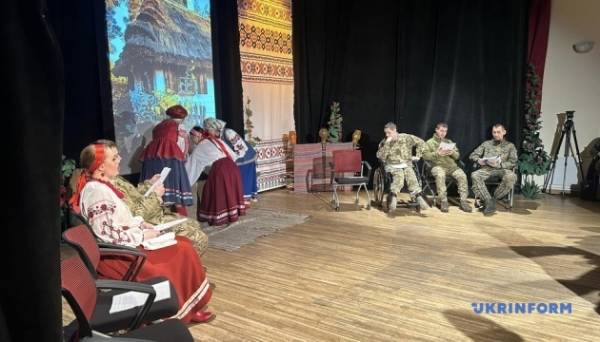 У Кіровоградському драмтеатрі відбулася вистава за участю військових