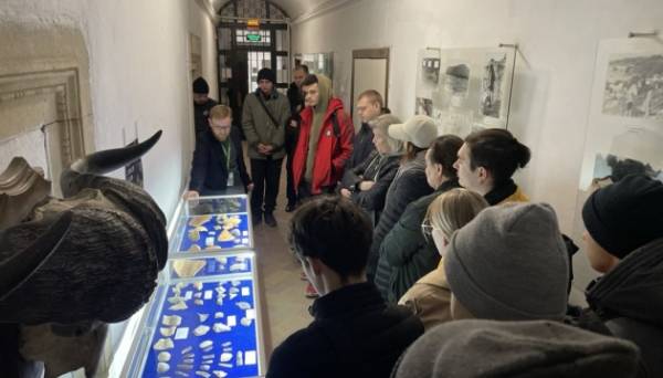 У Кам’янці-Подільському експонують артефакти з пам’яток, яким загрожує знищення