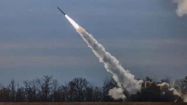 Запуск ракети з РСЗВ HIMARS на півночі Херсонщини, листопад 2022 року