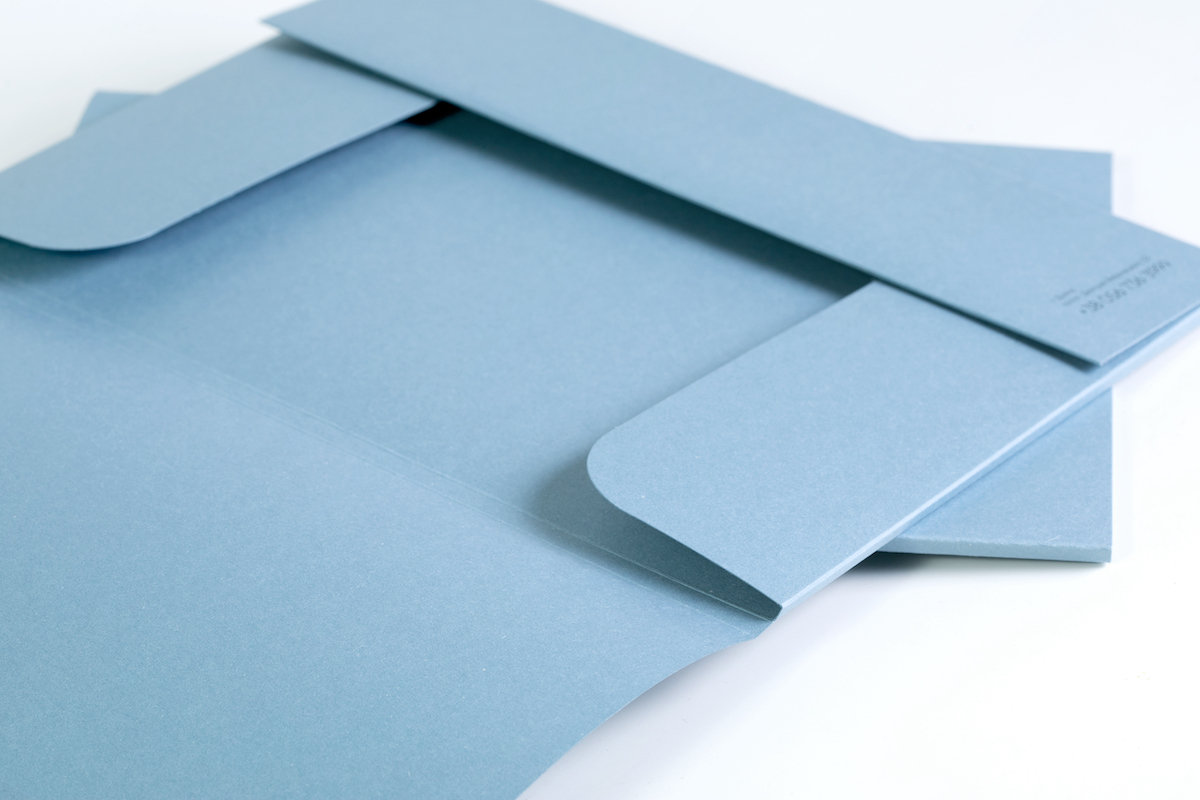 Друк папок з логотипом - виготовлення фірмових папок | ATTOLIS