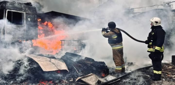 У Києві понад десяток житлових багатоповерхівок, приватні оселі та цивільні об’єкти зазнали руйнувань – МВС