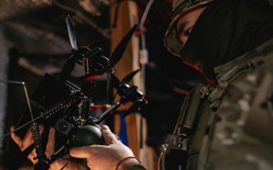 СБУ вперше атакувала танкер “тіньового флоту” Росії в Середземному морі — відеозапис.