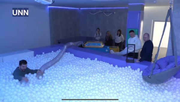 У Києві запрацював третій “Без хвиль”: прихисток спокою та психологічної допомоги в часи небезпеки