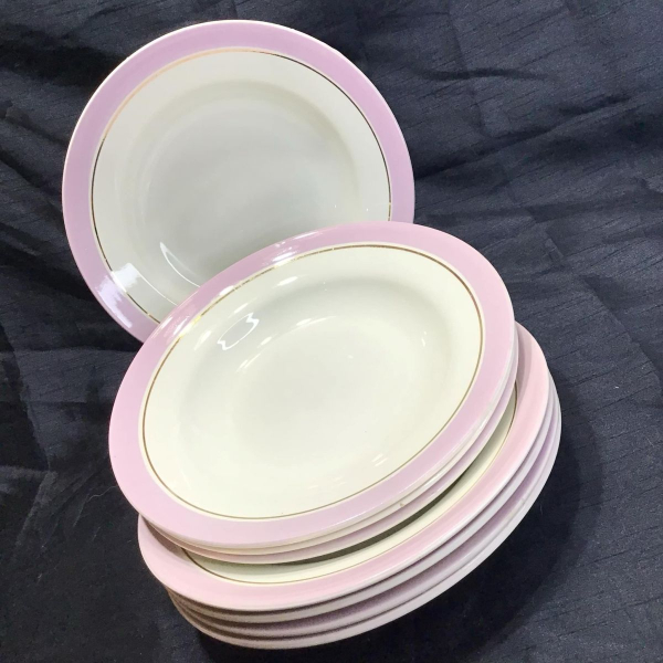 С. Панасюк, М. Ніколаєв. Тарілки. Будянський фаянсовий завод. 1975