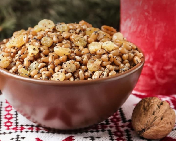 Напередодні Різдва: ПЦУ роз’яснює звичаї Святвечора, значення куті та перелік 12 страв.