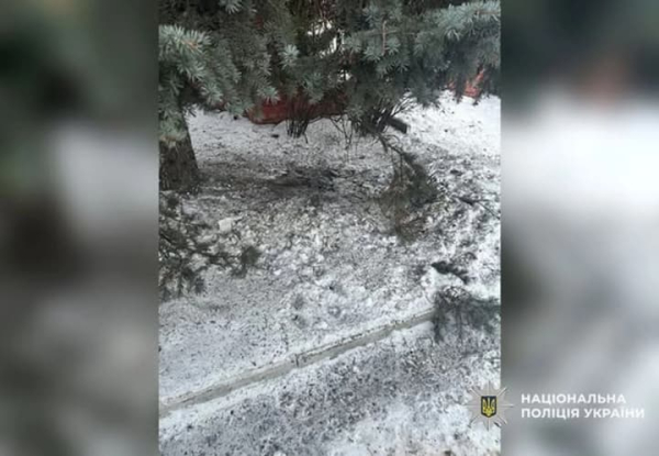 У Полтаві чоловік кинув гранату на вулиці: його затримали, від вибуху пошкоджено авто