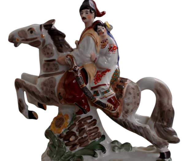 В. Мусієнко «Закохані» Київський експериментальний кераміко-художній завод. 1994