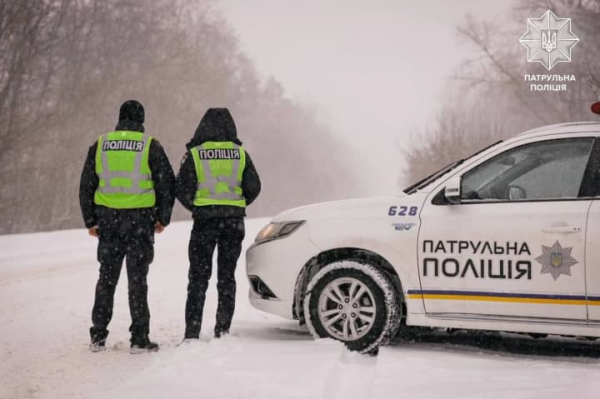 На тлі негоди в Україні вже понад три сотні ДТП, приблизно кожна сьома - з потерпілими