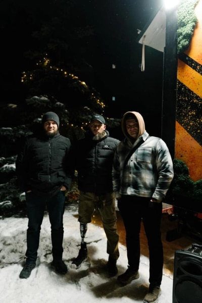 Ветерани Трійки запустили у Києві мобільні пункти незламності