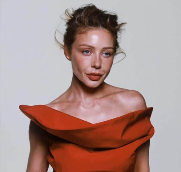 Тіна Кароль відверто про те, чи відкрита до романів і чи відвідує зустрічі.