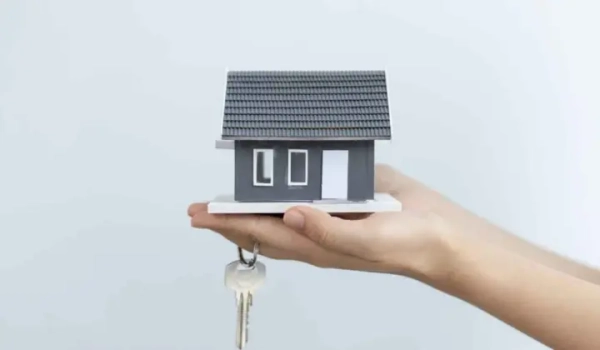 Кулеба пояснив, які споруди конфіскуватимуть під оселі…