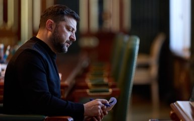 Інсайдери повідомляють: Зеленський націлений на референдум та вибори 15 травня.