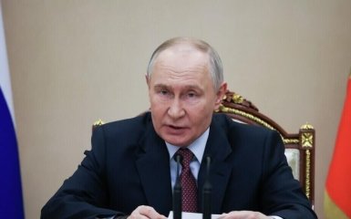 У 2025: Половина російського бюджету змарнована Путіним на українську війну.