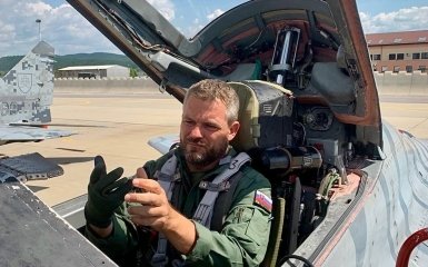 Словацький президент засудив передачу Україні МіГів як “хибний крок”.