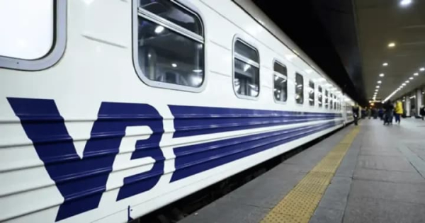 Затримки потягів на Івано-Франківщині спричинені російськими обстрілами