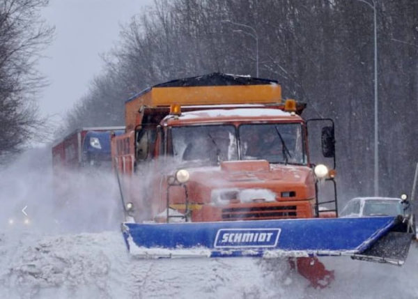 На ключових шляхах слизько, подекуди снігові замети:&hellip;