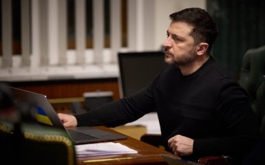 Президент прокоментував зауваження Залужного та ймовірність його відставки.