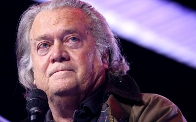 Колишній радник Трампа прагнув змістити Папу Франциска