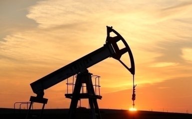 Вартість нафти знову перетнула позначку в 100 доларів.