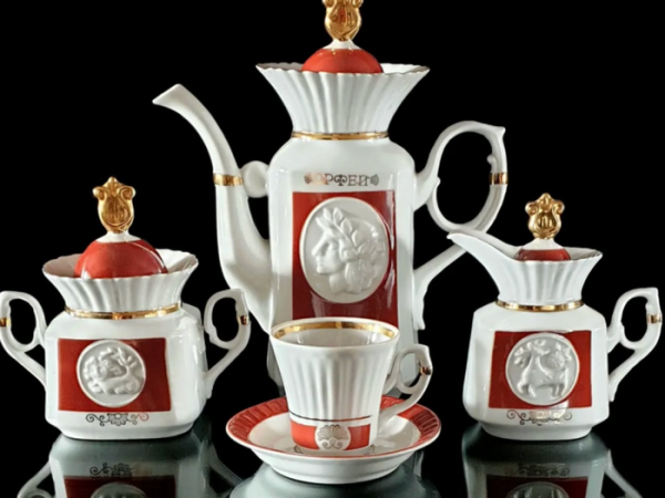 Василь Єрмоленко. Кавовий сервіз «Орфей». Сумський фарфоровий завод, 1974