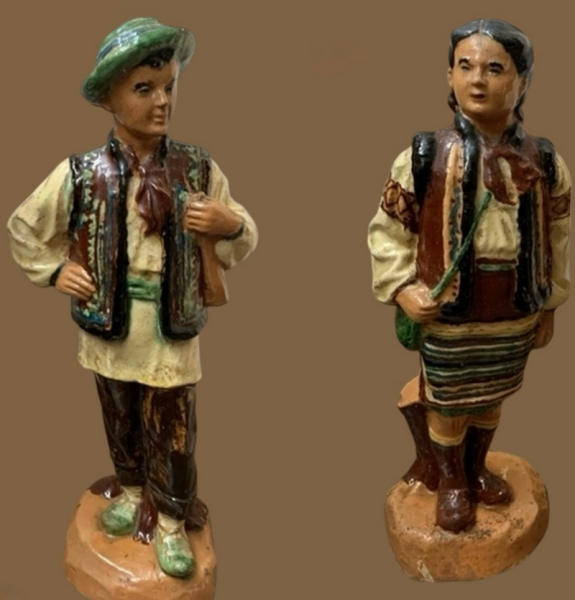 С. Караффа-Корбут. «Гуцул та гуцулка». Львівська кераміко-скульптурна фабрика. 1953