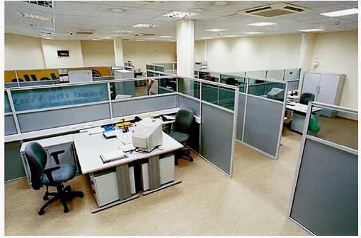 Чому бажано не працювати на відому компанію