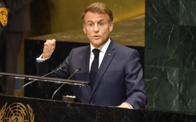 Іранську ядерну та ракетну дилему не “вирішити бомбами” — Макрон