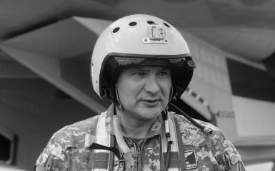 Авіації полковник Олександр Довгач поліг, здійснюючи бойовий виліт.