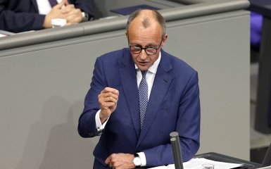 Мерц наполягає: ЄС має негайно виділити Україні 90 мільярдів євро допомоги.