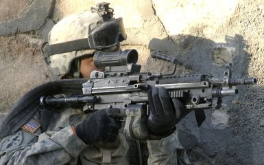 Тисячі вояків та кораблі терміново передислоковуються Пентагоном на Середній Схід.