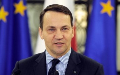 Сікорський віщує Путіну “участь скинутого монарха”