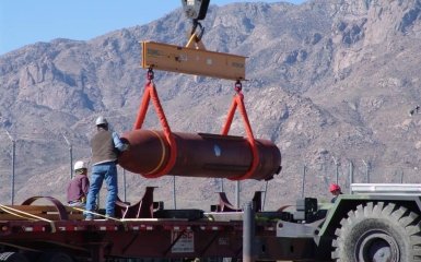 США й Ізраїль б’ють по Ірану надпотужними протибункерними бомбами.