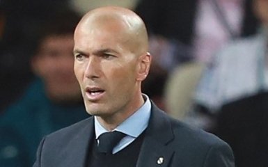 Зідан неочікувано повертається у великий футбол