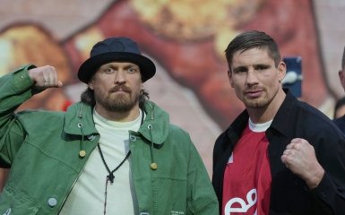 Усик прибув до Єгипту на бій проти Верховена