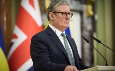 “Непорозуміння”. Стармер відкидає зняття британських санкцій з російської нафти.