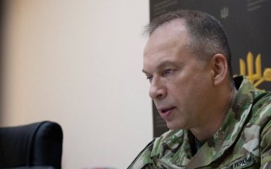 Сирський: Росія спішно розміщує додатково 4 полки, 24 дивізіони та 162 батареї.