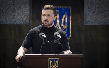 Зеленський: Росія обмірковує наступ на Україну з Білорусі та Брянської області.