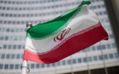 Іран зухвало закликає світ сплачувати за інтернет-кабелі в протоці Ормуз.
