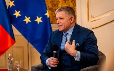 Прем’єр Словаччини наполягає на розмові Зеленського з Путіним.