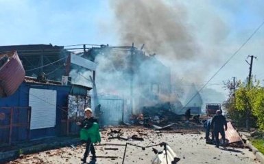 У Вільнянську російські безпілотники вразили церкву та базар: є жертви та травмовані