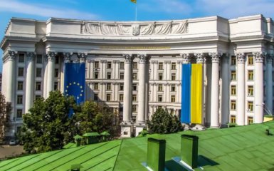 “Ми купуємо”. Міністерство закордонних справ України прокоментувало слова Болгарії про зупинку поставок зброї