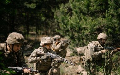 Українські захисники відбили понад шістдесят нападів російських військ від ранку