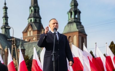 Колишній міністр закордонних справ Польщі повідомив про програш Навроцького у протистоянні з Зеленським