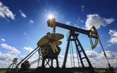 Вартість нафти значно знижується через завершення переговорів між Сполученими Штатами та Іраном.