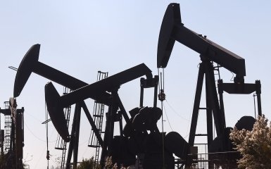 Нафта значно втрачає в ціні через майбутню угоду між США та Іраном