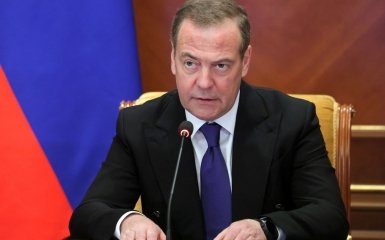 “Правил більше не існує”. Медведєв влаштував істерику після ударів України по цілях в глибині Росії