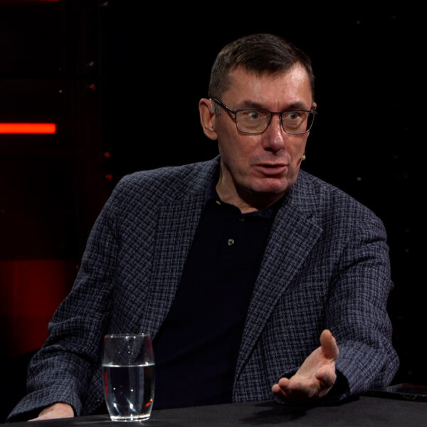 Луценко: народ повстав проти мафіозного грабунку