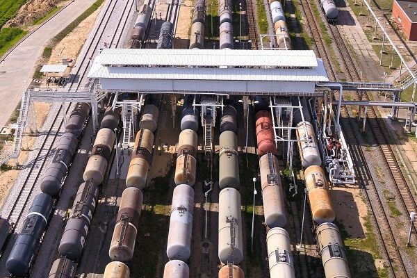 Українські сили вразили російські НПЗ та ГПЗ