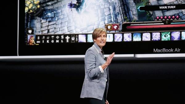 Apple’s Next CEO Adds Retired Hardware Executive to His Team