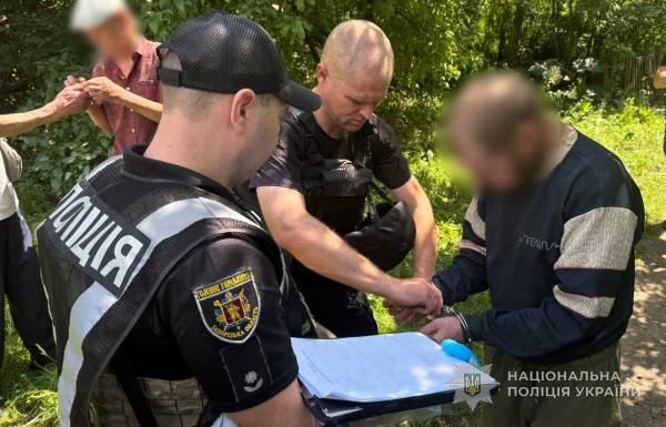 Мешканця Запорізького району затримали за продаж мін і гранат